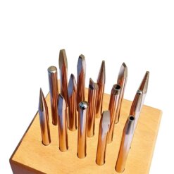 Set van 15 Ciseleerstalen op houten standaard